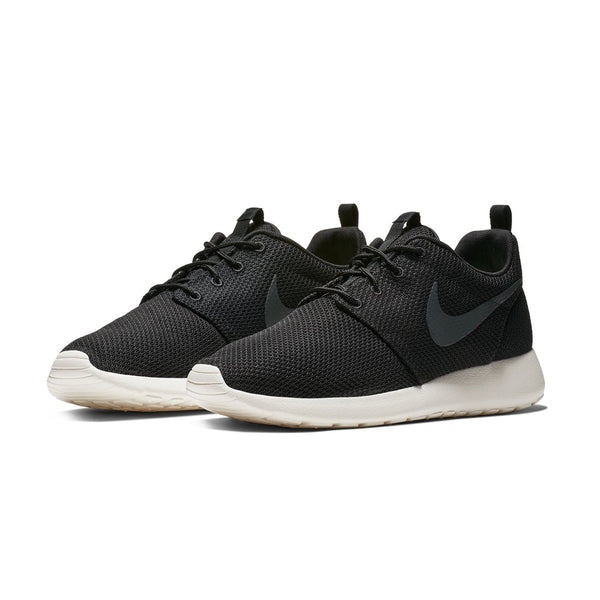 Nike Roshe Run Black White - Angled View