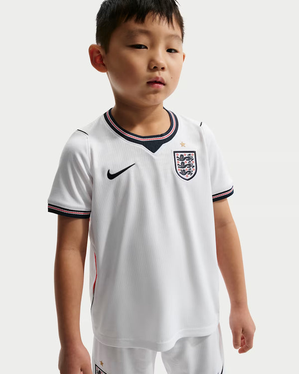 England 2026 Stadium Home Younger Kids' Nike Football Replica 3-Piece Kit (IB4553-100)