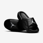 Jordan Franchise Slides Black/White HF3263-001 pair three-quarter view